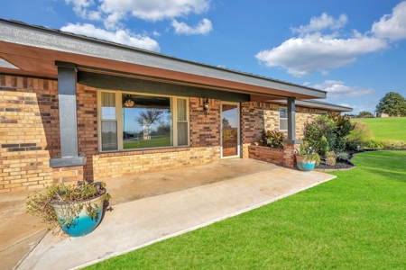 Home For Sale In Sayre, Oklahoma - image 11