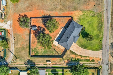 Home For Sale In Sayre, Oklahoma - image 3