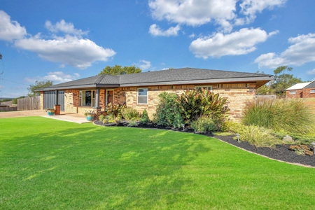 Home For Sale In Sayre, Oklahoma - image 1