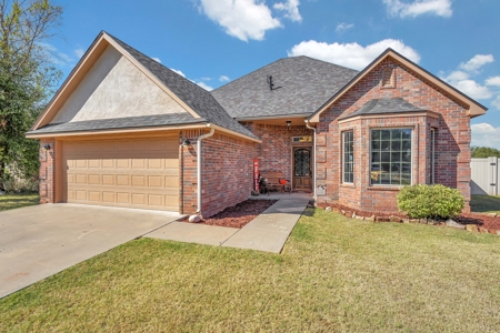 Home For Sale In Elk City, Oklahoma - image 38