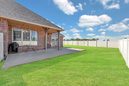 Home For Sale In Elk City, Oklahoma - image 35