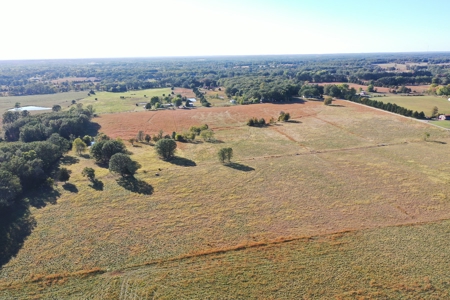 Farm with 150 Acres in Salem, Perfect for Livestock! - image 4