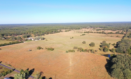 Farm with 150 Acres in Salem, Perfect for Livestock! - image 1