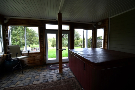 6 Bed 5 Bath Home sits on 20 Acres on the Golf Course - image 37