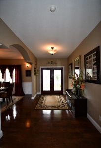 6 Bed 5 Bath Home sits on 20 Acres on the Golf Course - image 4