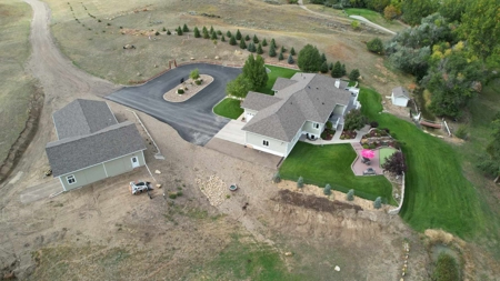 6 Bed 5 Bath Home sits on 20 Acres on the Golf Course - image 3