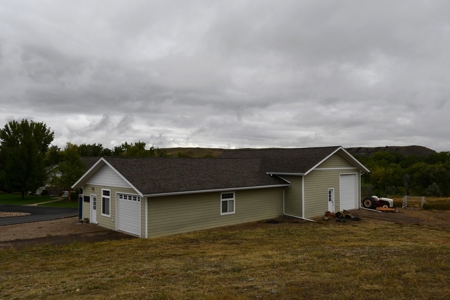 6 Bed 5 Bath Home sits on 20 Acres on the Golf Course - image 45
