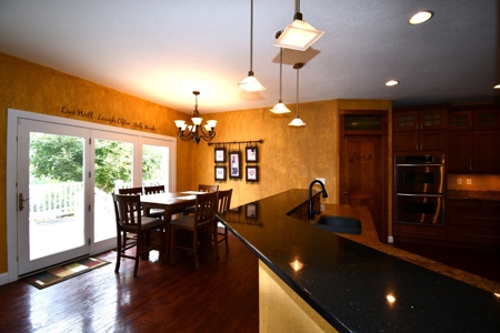 6 Bed 5 Bath Home sits on 20 Acres on the Golf Course - image 10