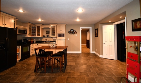 6 Bed 5 Bath Home sits on 20 Acres on the Golf Course - image 30