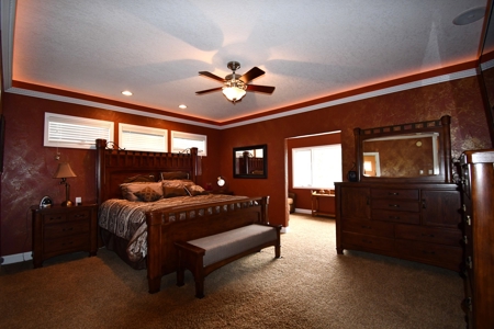 6 Bed 5 Bath Home sits on 20 Acres on the Golf Course - image 18
