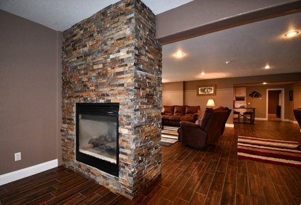 6 Bed 5 Bath Home sits on 20 Acres on the Golf Course - image 29