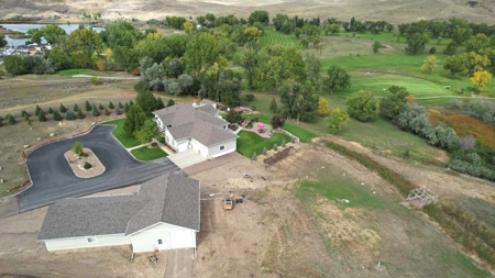 6 Bed 5 Bath Home sits on 20 Acres on the Golf Course - image 2