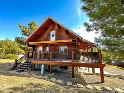 The Pines Hideaway: A Fort Peck Lake Log Cabin Retreat - image 13