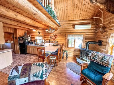 The Pines Hideaway: A Fort Peck Lake Log Cabin Retreat - image 27