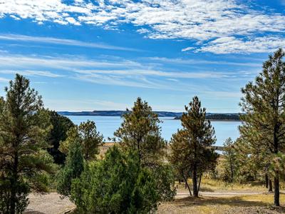 The Pines Hideaway: A Fort Peck Lake Log Cabin Retreat - image 17