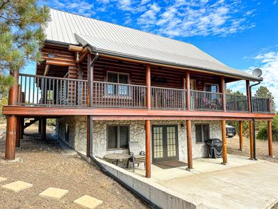 The Pines Hideaway: A Fort Peck Lake Log Cabin Retreat - image 21