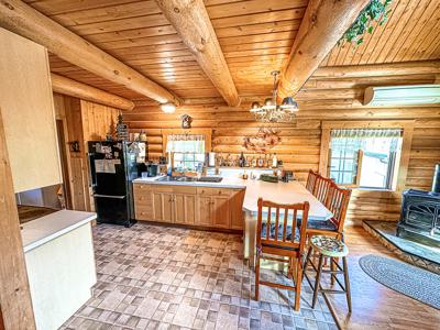 The Pines Hideaway: A Fort Peck Lake Log Cabin Retreat - image 26