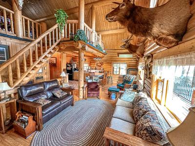 The Pines Hideaway: A Fort Peck Lake Log Cabin Retreat - image 37