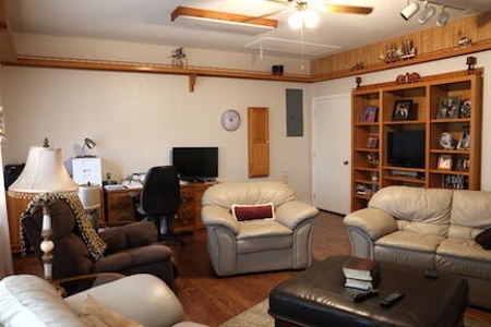 Home in Town For Sale in Thayer, MO - image 22