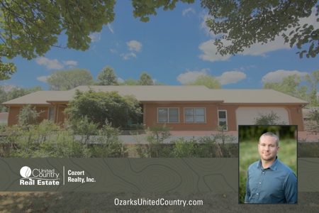 Home in Town For Sale in Thayer, MO - image 1