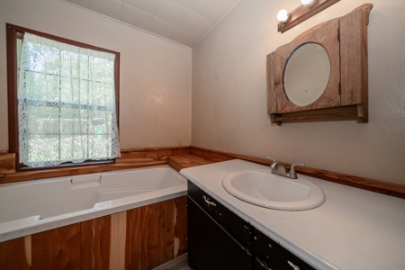 Home For Sale in Longview, Texas - image 20
