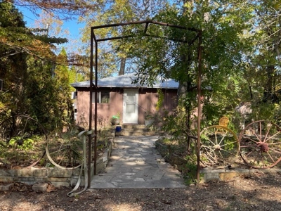 Cabin on the Spring River For Sale in Hardy AR - image 1