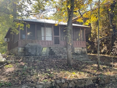 Cabin on the Spring River For Sale in Hardy AR - image 9