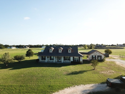 Experience Country Living at Its Finest - image 1