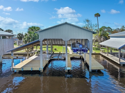 Waterfront Home Suwannee River Suwannee Florida - image 8