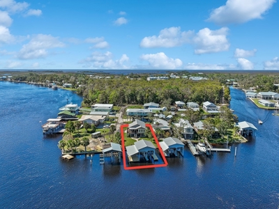 Waterfront Home Suwannee River Suwannee Florida - image 4