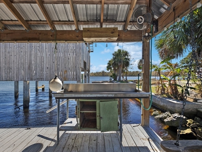 Waterfront Home Suwannee River Suwannee Florida - image 24