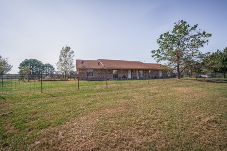 East Texas Ranch and Country Home along Little Cypress Bayou - image 13