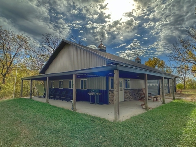 80+/- Acres Prime to Hunt • Beautiful Building for Lodging - image 8
