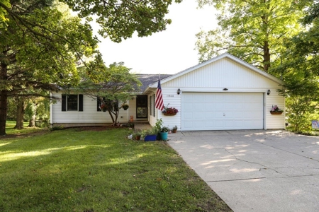 Unique ranch home, on almost an acre in Richland - image 1
