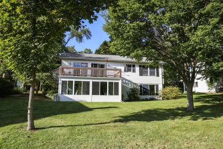 Unique ranch home, on almost an acre in Richland - image 9