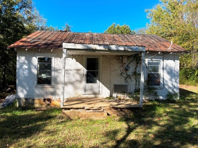 Fixer Upper In Salem Arkansas - image 1