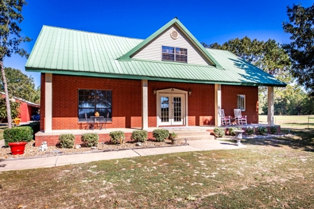 Picturesque Farm on the Arkansas River - image 2