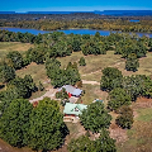 Picturesque Farm on the Arkansas River - image 36