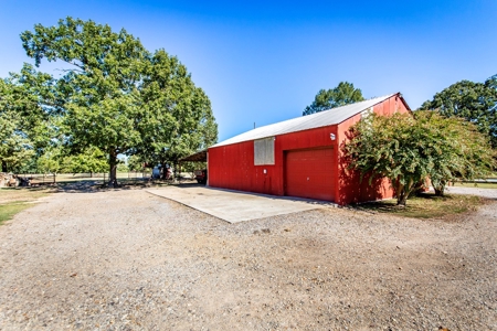 Picturesque Farm on the Arkansas River - image 35