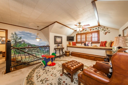 Picturesque Farm on the Arkansas River - image 19