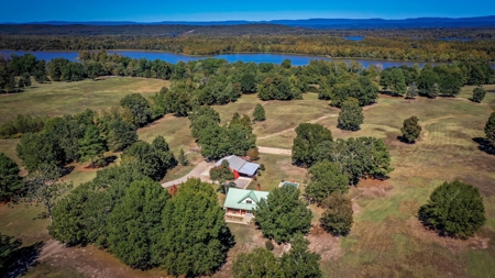 Picturesque Farm on the Arkansas River - image 34