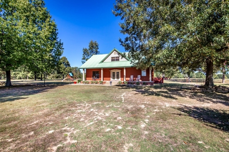 Picturesque Farm on the Arkansas River - image 1