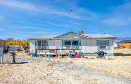 Country Home with Room For Livestock in Austin Colorado - image 1