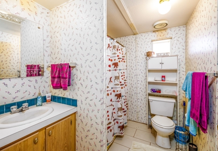 Country Home with Room For Livestock in Austin Colorado - image 18