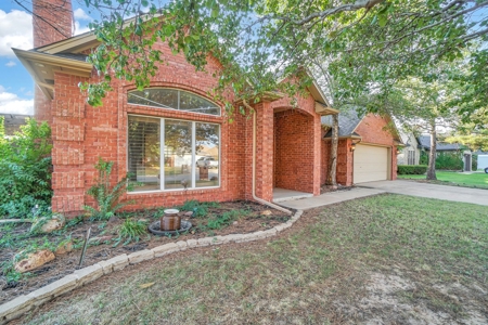 Home For Sale In Altus, Oklahoma - image 27