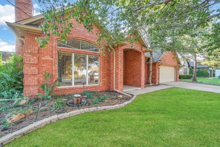 Home For Sale In Altus, Oklahoma - image 5