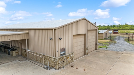 Impeccable remodeled Home on 49.9 acres -Bring the Horses - image 38