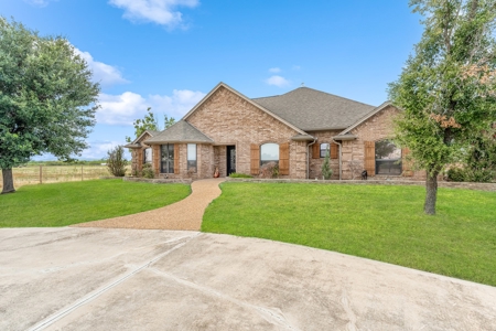 Impeccable remodeled Home on 49.9 acres -Bring the Horses - image 1