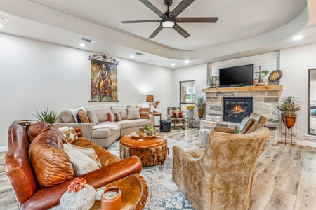 Impeccable remodeled Home on 49.9 acres -Bring the Horses - image 10