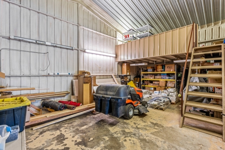 Impeccable remodeled Home on 49.9 acres -Bring the Horses - image 26